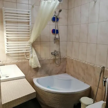 у ксені